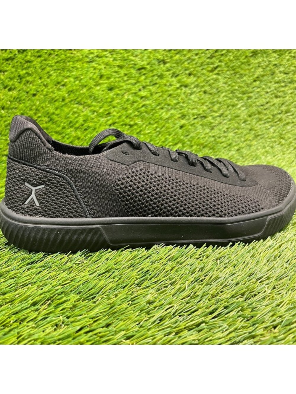 Flux Footwear Adapt Trainer Black Womens Size 9 Mens Size 7.5 Athletic Shoes